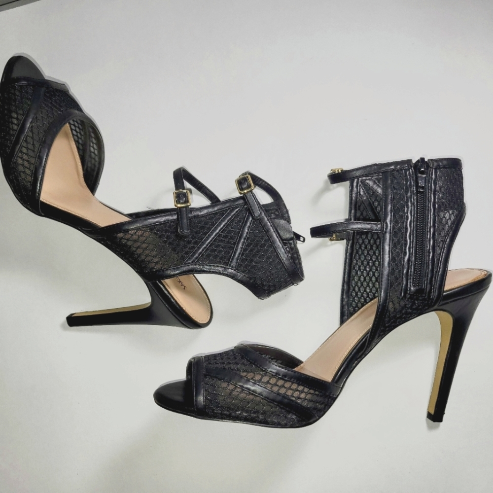 Saks Fifth Avenue Black Heels, 10M
